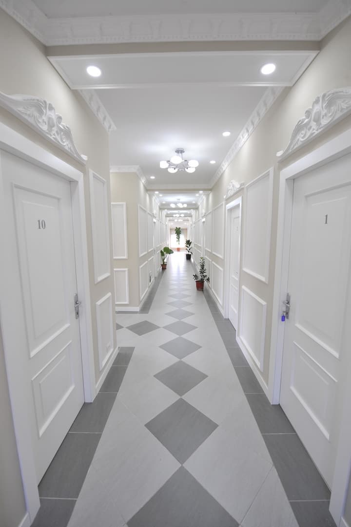 Rose Garden Hotel