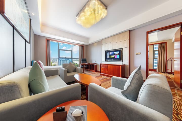 Zhangjiajie Huatian Hotel