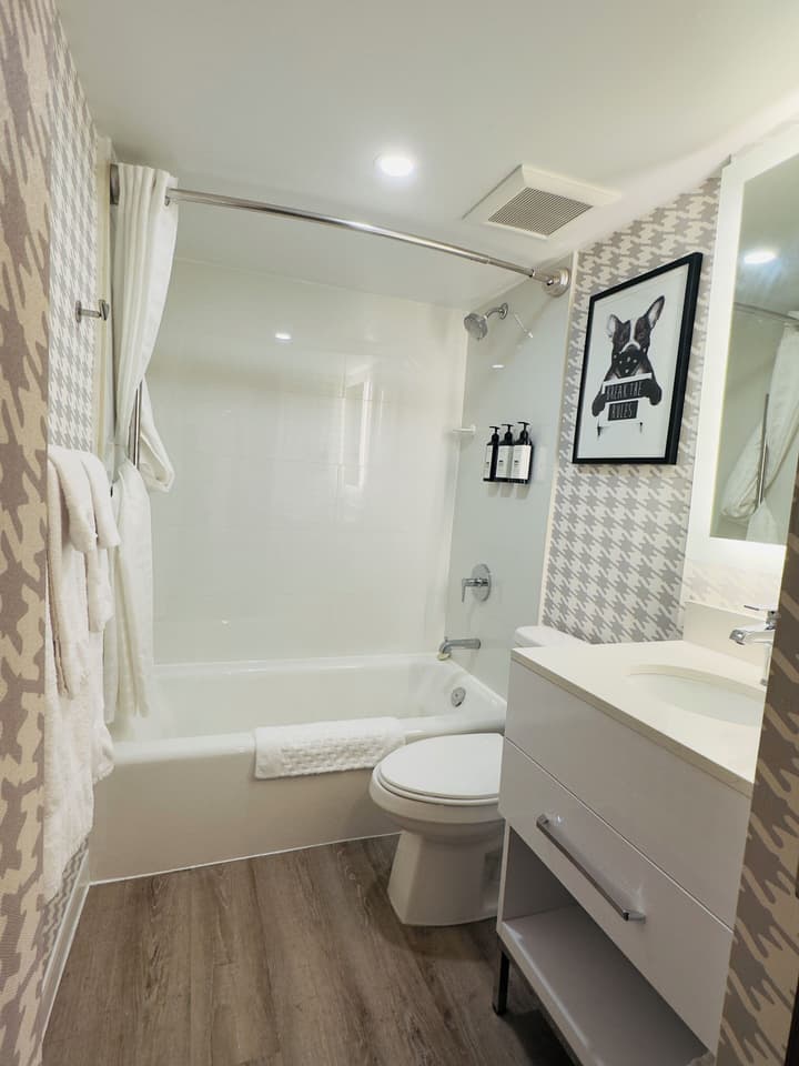 Quality Inn & Suites Thunder Bay Downtown