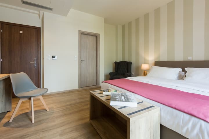 Hotel @ Syngrou Fix
