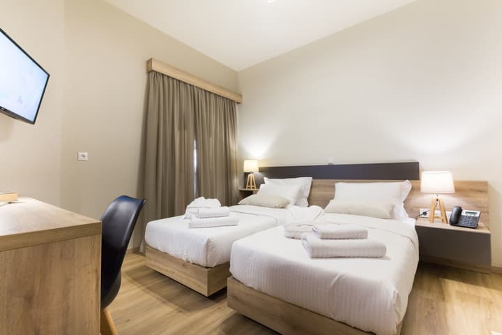 Hotel @ Syngrou Fix