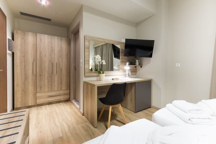 Hotel @ Syngrou Fix