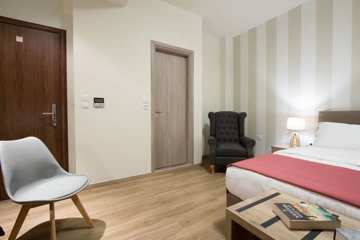 Hotel @ Syngrou Fix