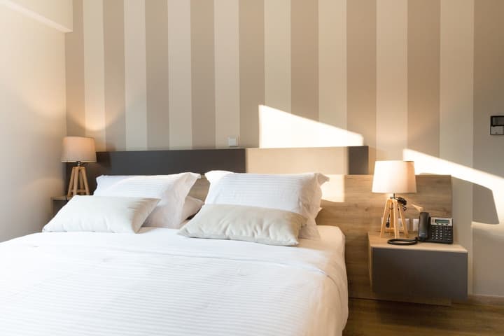 Hotel @ Syngrou Fix
