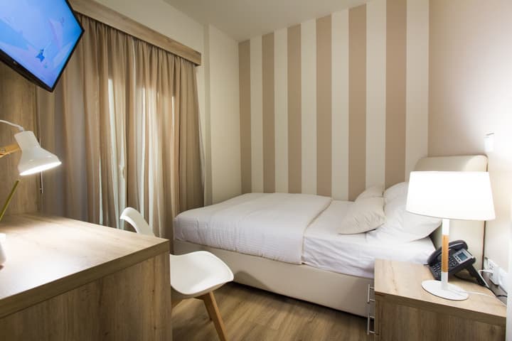 Hotel @ Syngrou Fix