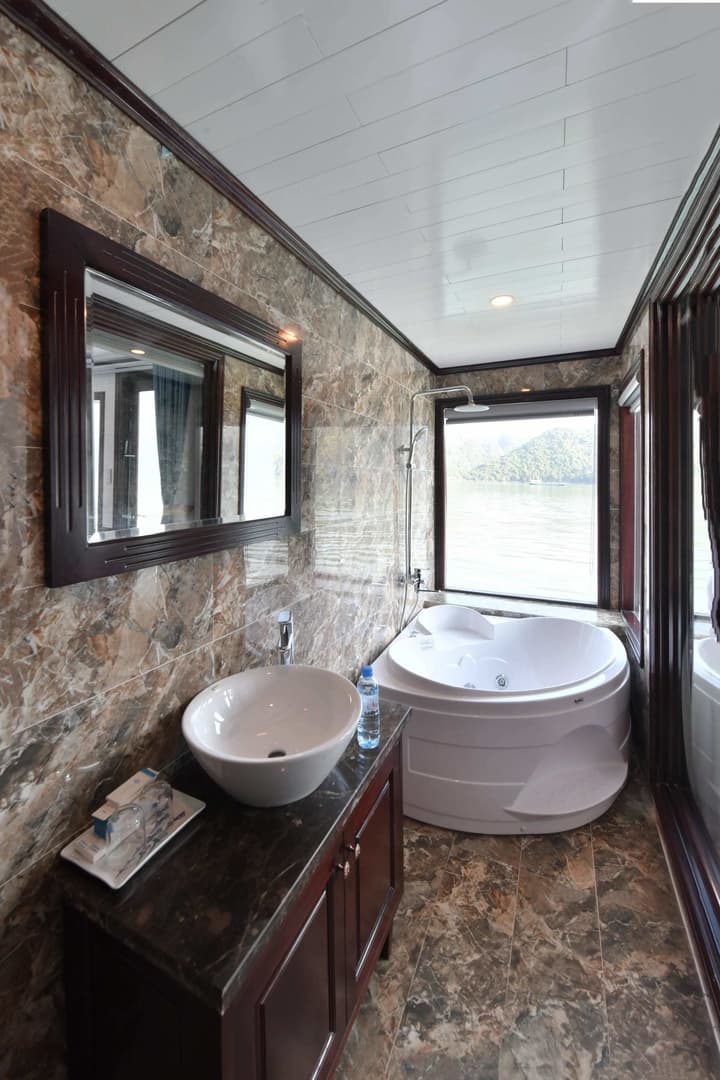 Halong Sapphire Cruise