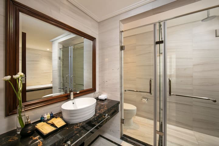 LUCIEN HANOI LAKESIDE HOTEL & ROOFTOP