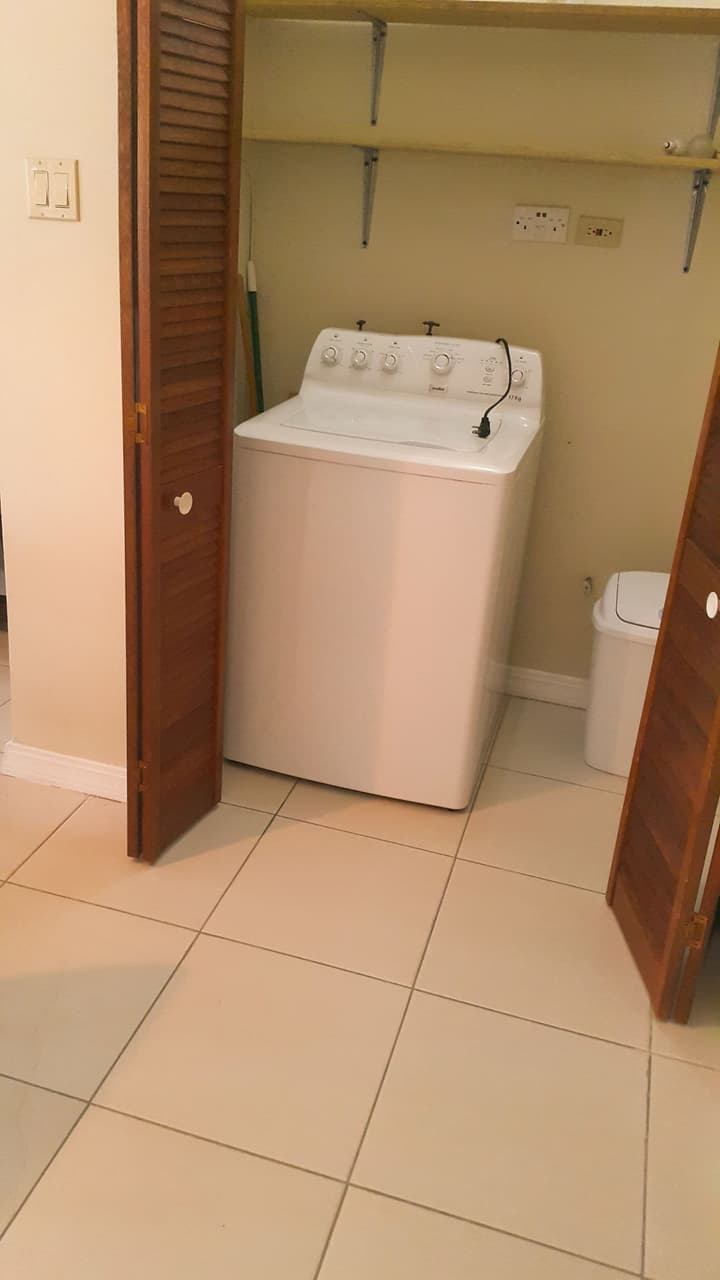 2 Bed Apt with Balcony at Runaway Bay