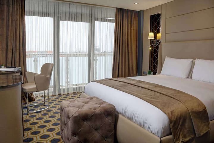 Putney Hotel