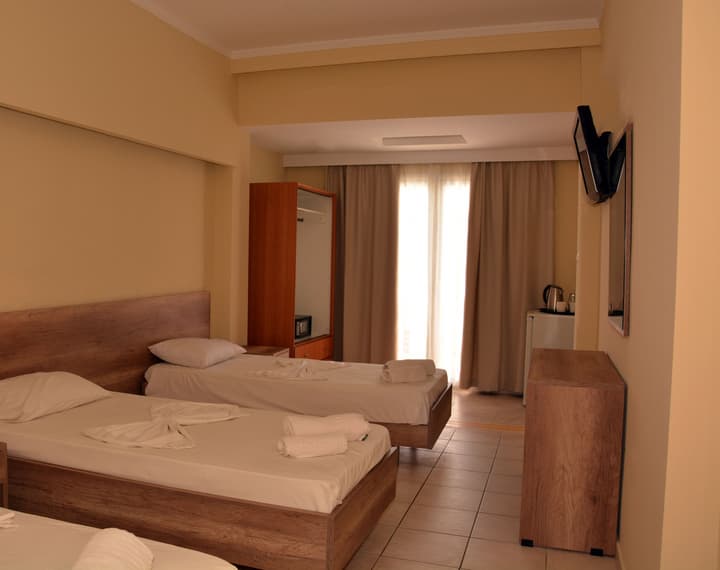 Kavos Plaza Hotel
