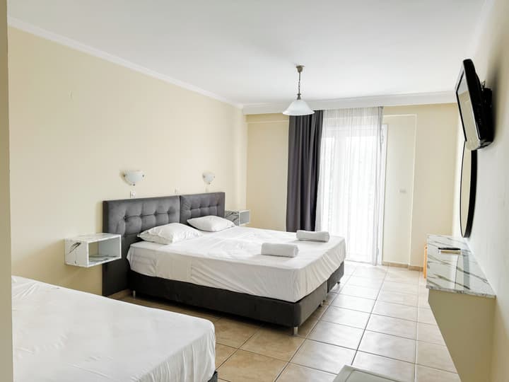 Kavos Plaza Hotel