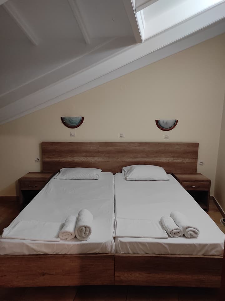 Kavos Plaza Hotel