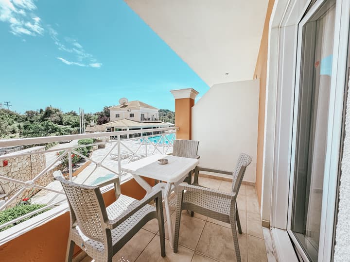 Kavos Plaza Hotel