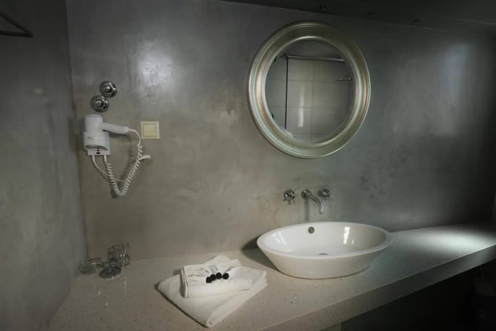 Kavos Plaza Hotel