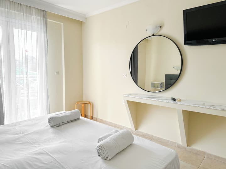 Kavos Plaza Hotel