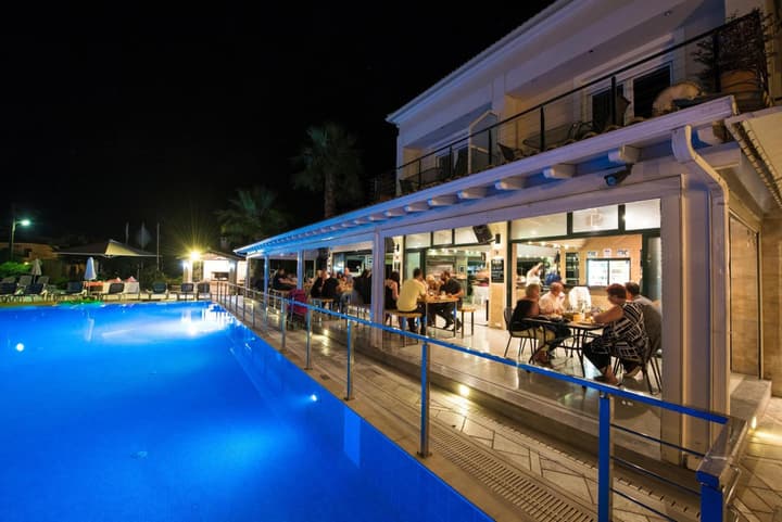 Kavos Plaza Hotel