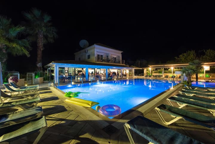 Kavos Plaza Hotel