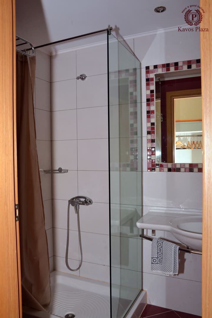 Kavos Plaza Hotel