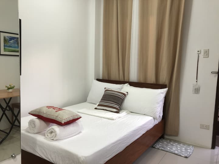 Lighthouse Apartment and Guest Inn