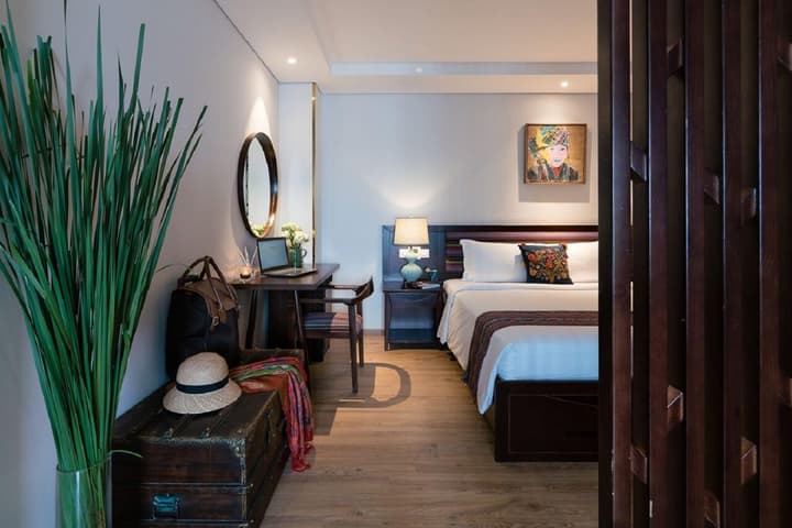 Au Lac Legend Hotel