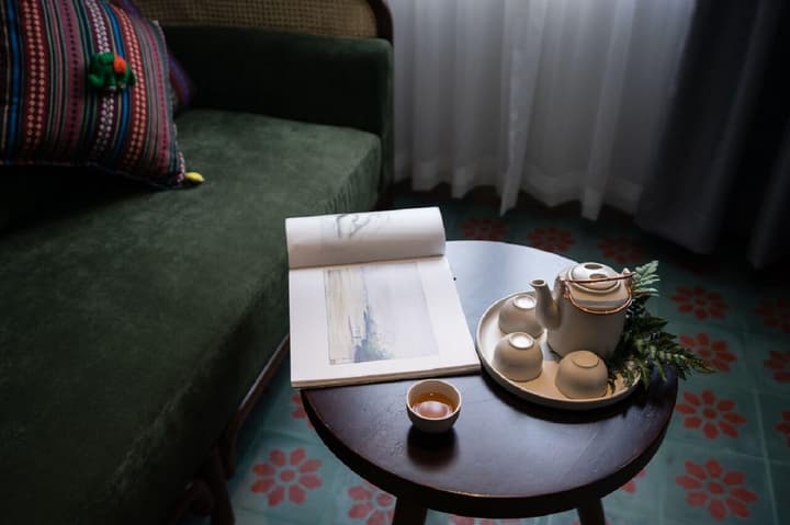 Au Lac Legend Hotel
