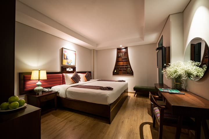 Au Lac Legend Hotel