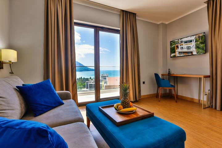 Lusso Mare by Aycon