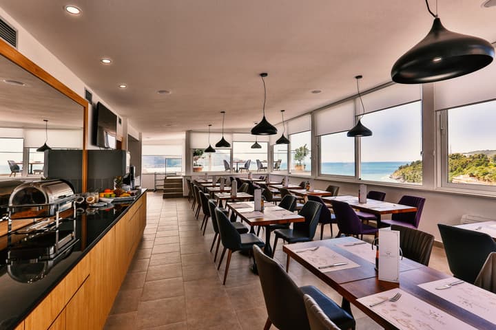 Lusso Mare by Aycon