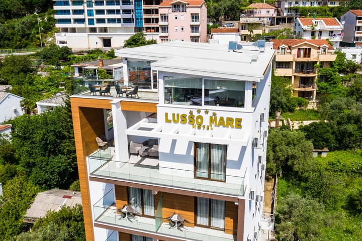 Lusso Mare by Aycon