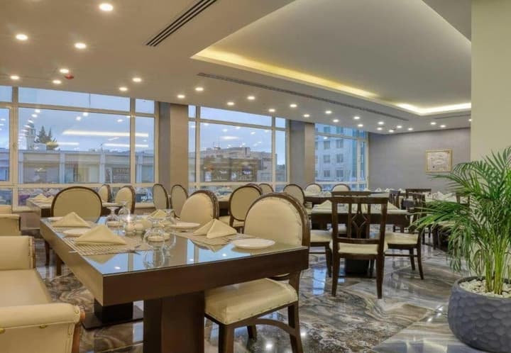 Sandy Palace Hotel