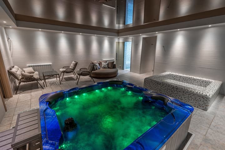 Good Aura Hotel