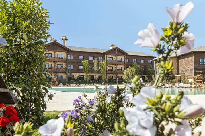 PortAventura Hotel Colorado - Includes unlimited access to PortAventura Park & 1 day access to Ferrari Land