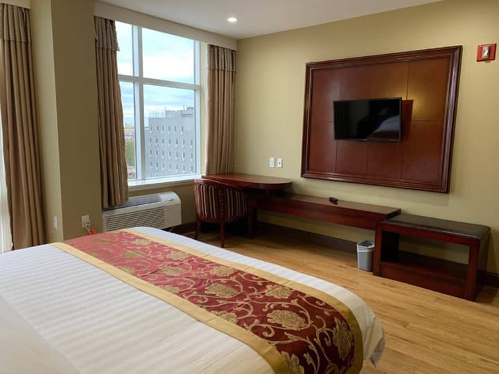 Queens Hotel