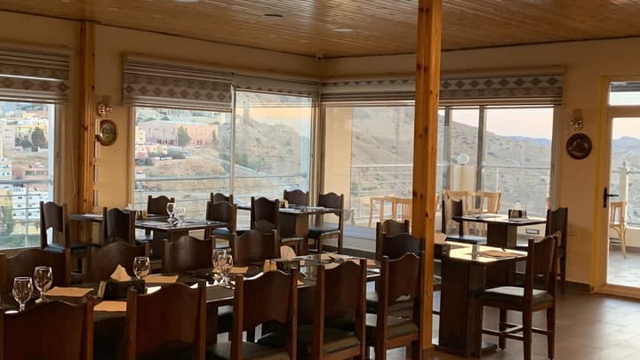 Shaqilath Hotel