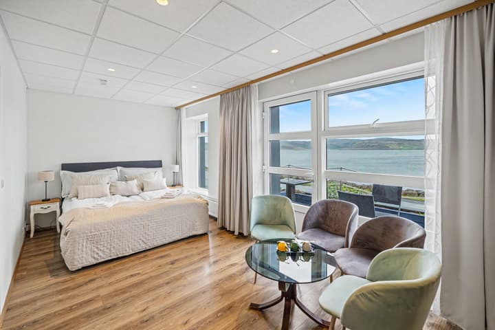 Hotel West