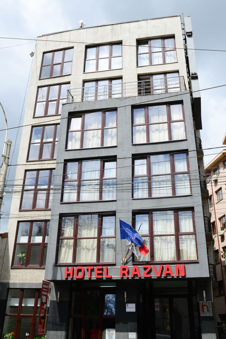 Hotel Razvan