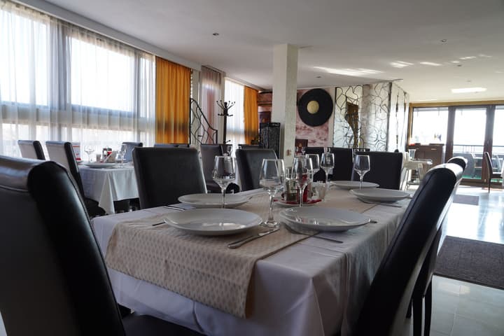 Hotel Razvan