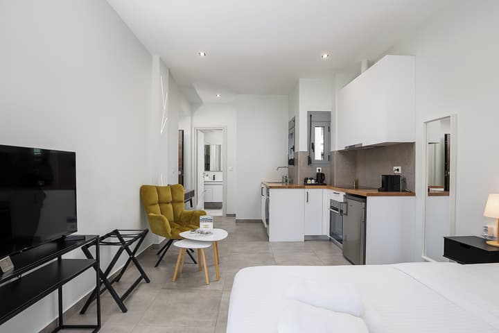 The Omnia Collection Pagrati