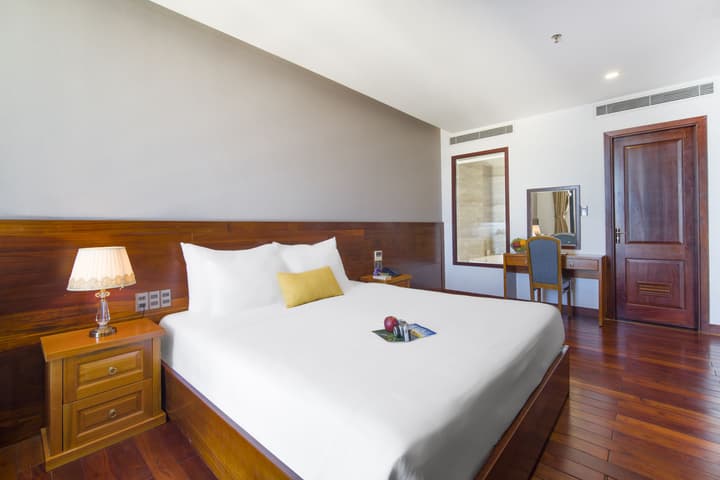 Sunny Ocean Hotel & Spa