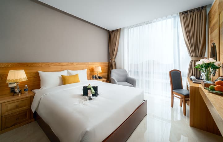 Sunny Ocean Hotel & Spa