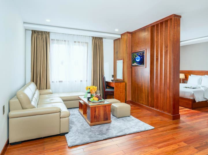 Sunny Ocean Hotel & Spa