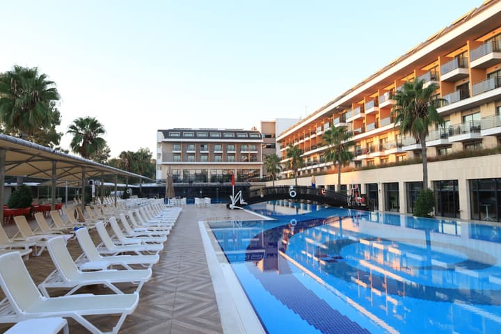 Aydinbey Queen's Palace & Spa - Ultra All Inclusive