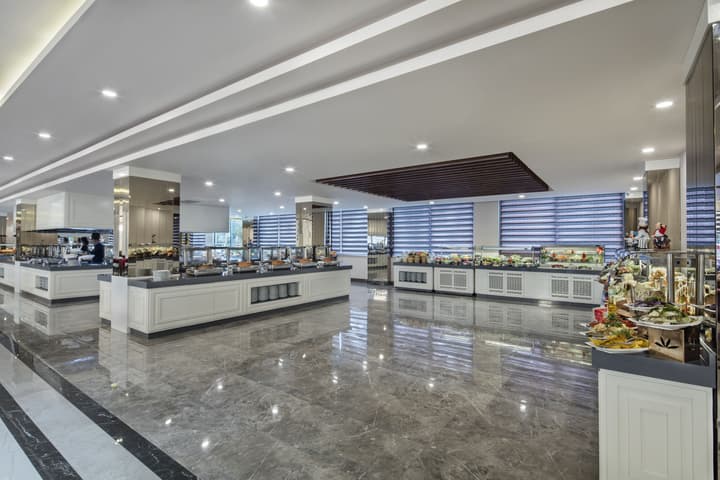 Aydinbey Queen's Palace & Spa - Ultra All Inclusive