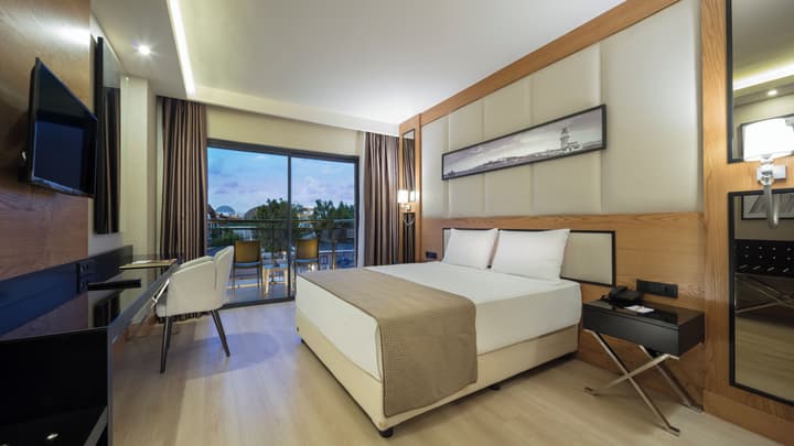 Aydinbey Queen's Palace & Spa - Ultra All Inclusive