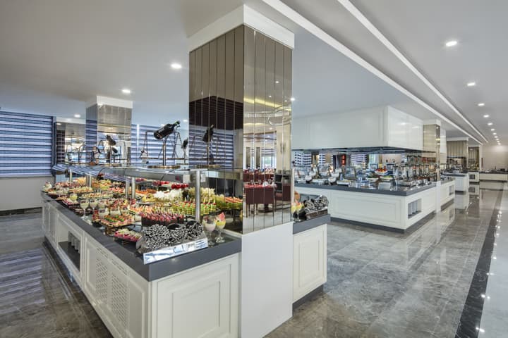 Aydinbey Queen's Palace & Spa - Ultra All Inclusive