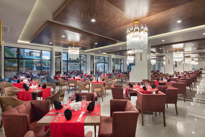 Aydinbey Queen's Palace & Spa - Ultra All Inclusive