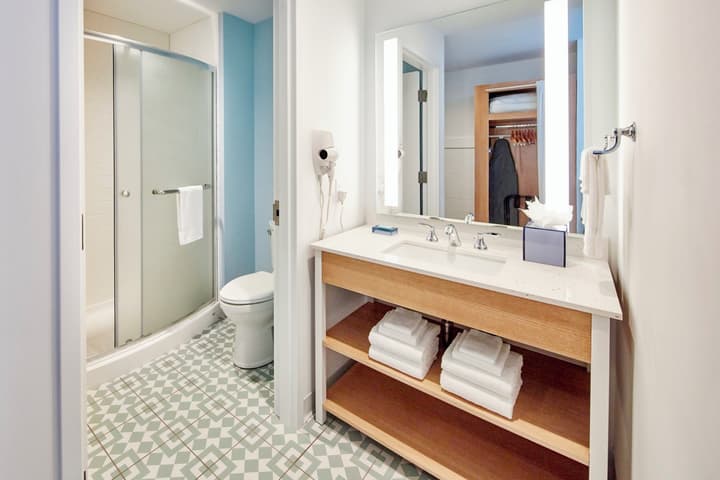 Universal's Endless Summer Resort - Dockside Inn and Suites