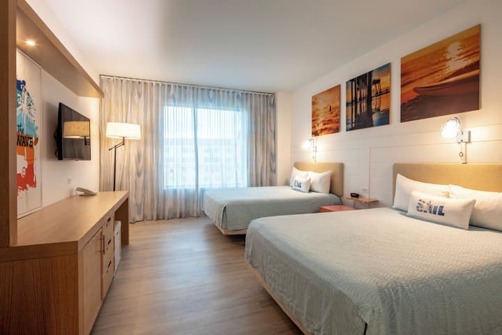Universal's Endless Summer Resort - Dockside Inn and Suites