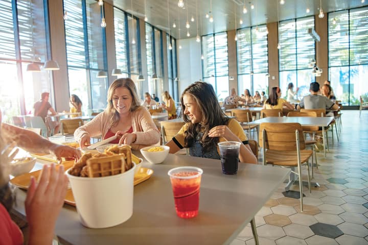 Universal's Endless Summer Resort - Dockside Inn and Suites