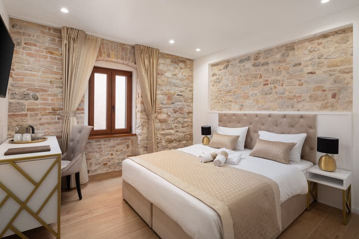 Le Premier Luxury Rooms - Exclusive Self-Serviced Residence